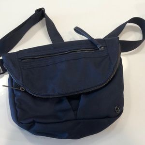 Lululemon blue yoga bag- used
